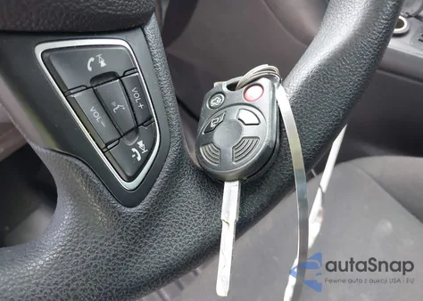 2018 Ford Focus Se из США, поврежденный, VIN 1FADP3F27JL261977